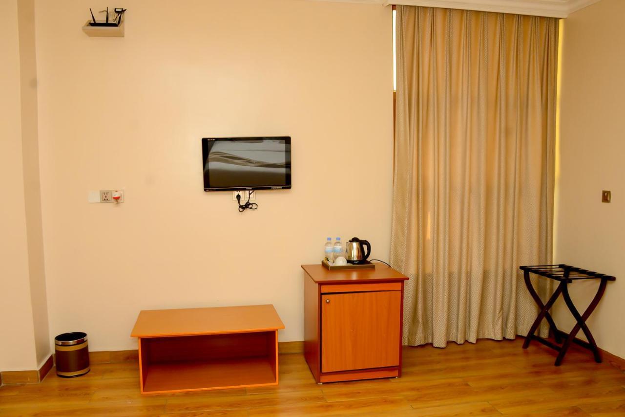 Kim Hotel Кигали Экстерьер фото