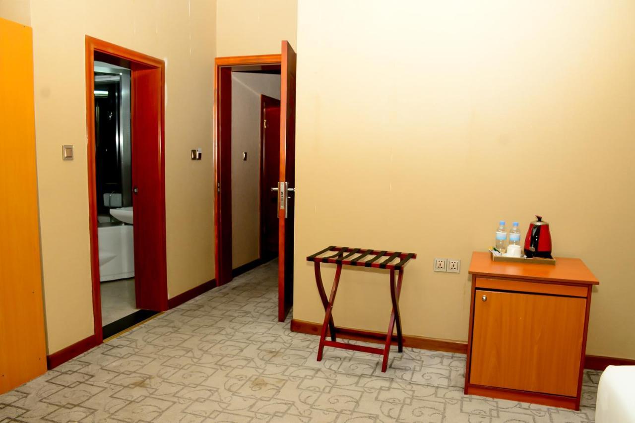 Kim Hotel Кигали Экстерьер фото
